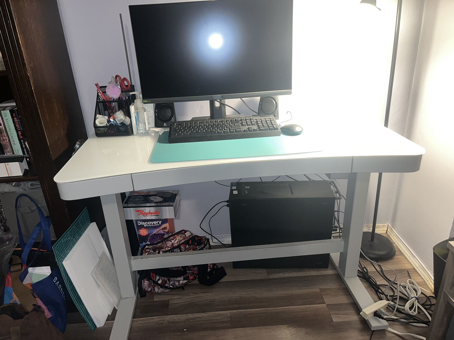 Tresanti coastal adjustable height desk