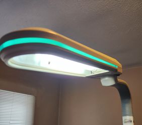 OTT-LITE TRUECOLRS FLOOR LAMP.