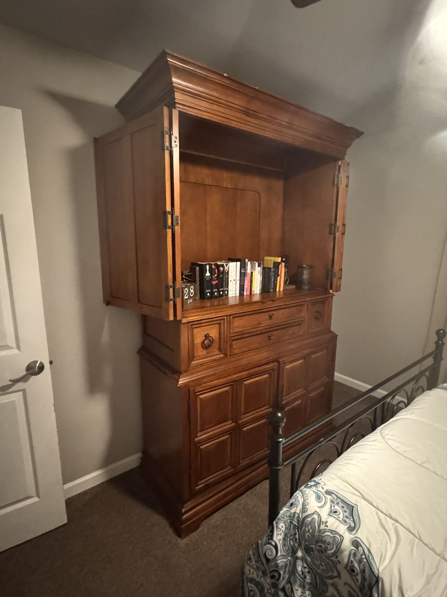 Wood Dresser