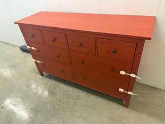 8-Drawer Dresser Red-Brown