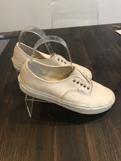 Vans Authentic Gore Studs Cream Skater Shoes Low Top Women's 8.5 Leathe Slip on. Condition is Pre-owned. See pictures ask questions and make an offer!