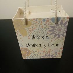 Women’s Watch + Bracelet 