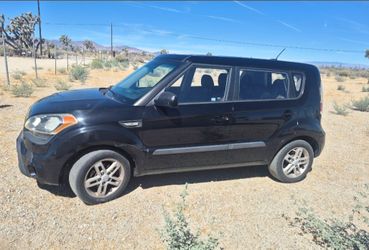 2013 Kia Soul / stick shift / NEED CLUTH