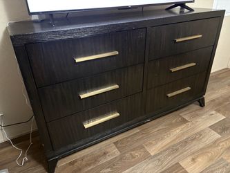 Queen bed set