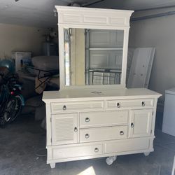 Dresser And Mirror Combo