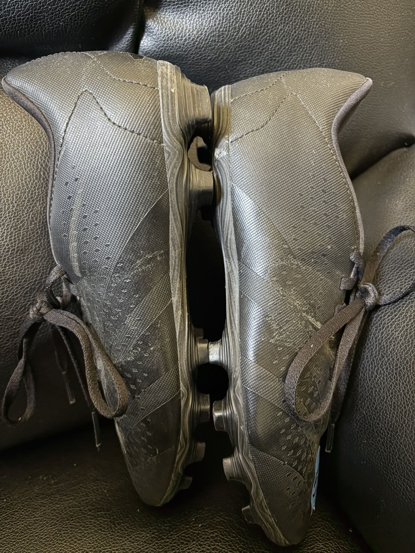 Soccer shoes Size 5.5