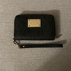 Black Michael Kors Wallet Wristlet Clutch