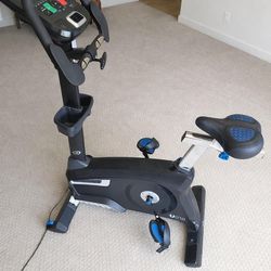 Nautilus U618 Upright Exercise Bike – Bluetooth, Programs, Excellent Condition