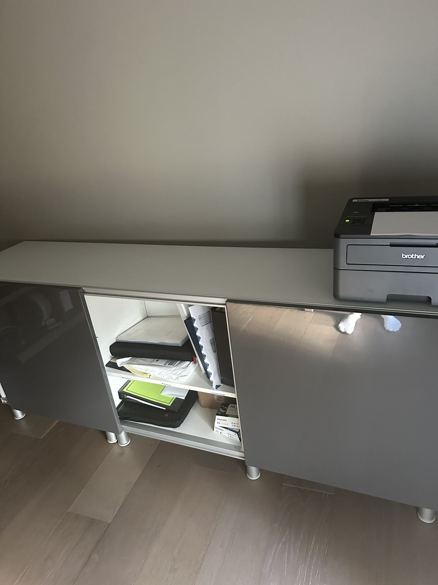 Consol Table With Glass Top And Sliding Doors