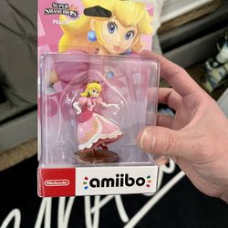 Peach Super Smash Bros Amiibo 