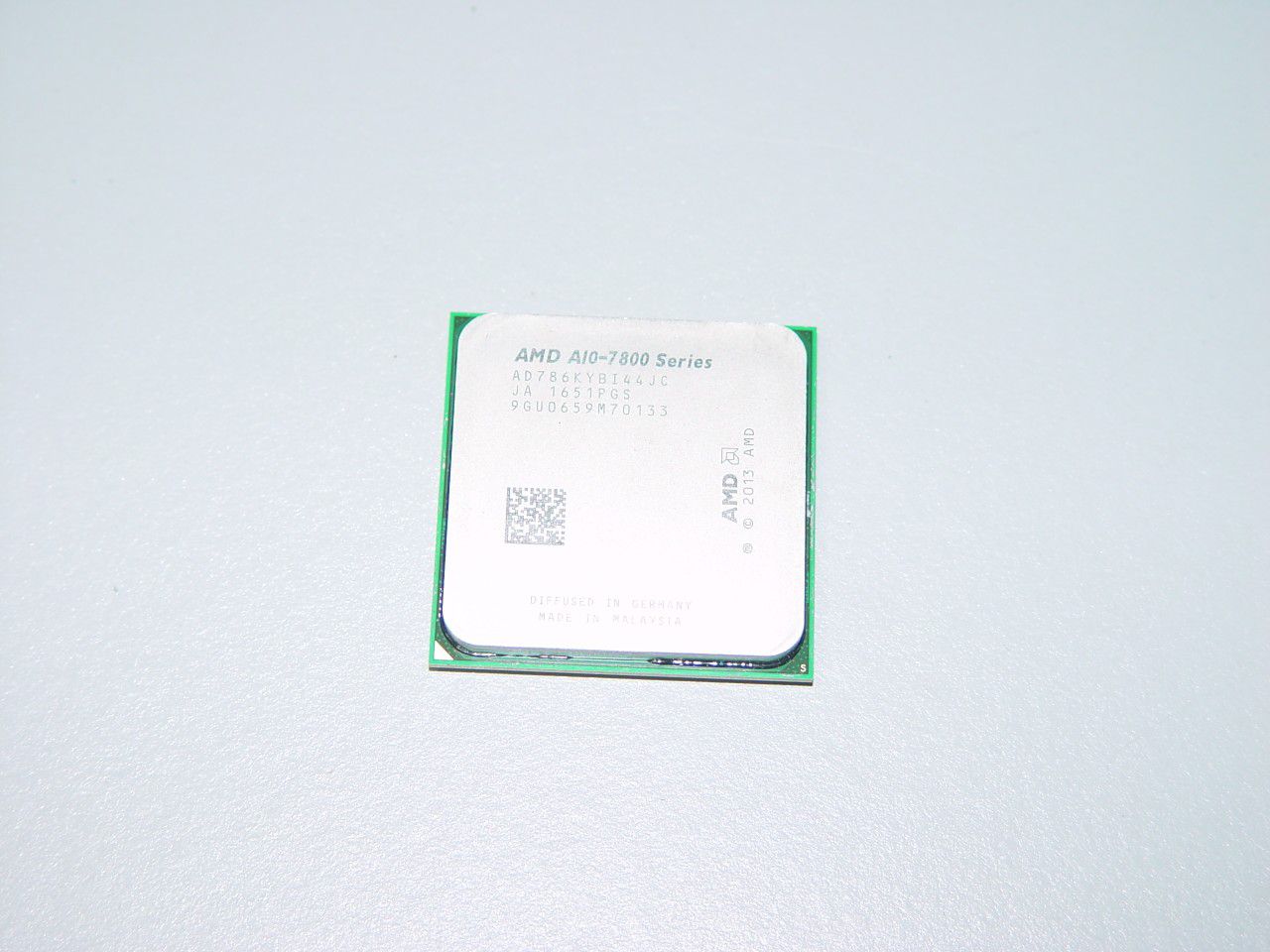 AMD A10-7860K AD786KYBI44JC 3.6GHz to 4GHz Socket FM2+ 4M 4-Core Unlocked