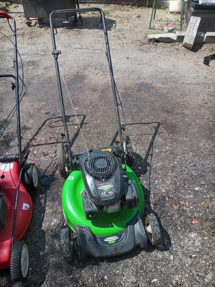 Tru start Lawn Boy with Smart Choke 21in deck 6.5 ft gross torque