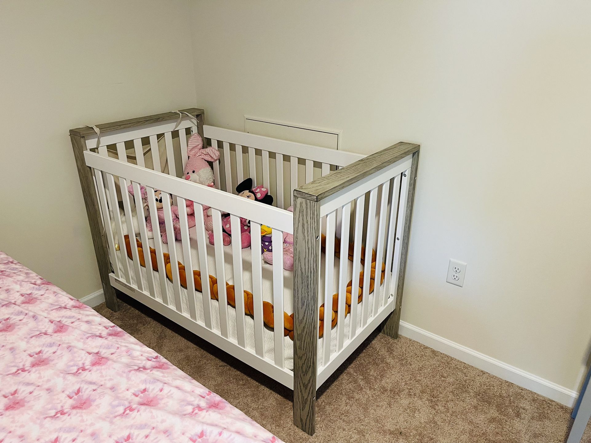 Baby Crib In Excellent Condition.
