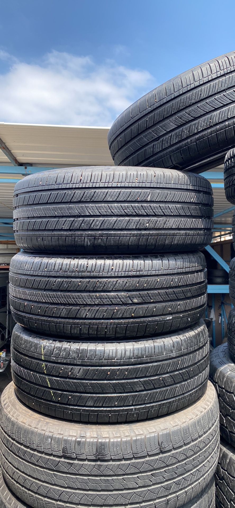 235/55 R17 Marca MiChelín En Perfectas Condiciónes De Vida 