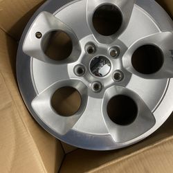 Original 18” Jeep Sahara wheels