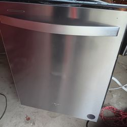Whirlpool Dishwasher - Fingerprint Resistant Stainless Steel