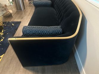 Couches and loveseat Chell