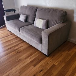 Single Sofa 