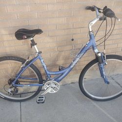 Women’s Diamondback Serene Comfort bike