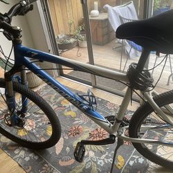 Cannondale F7 Mountain Bike