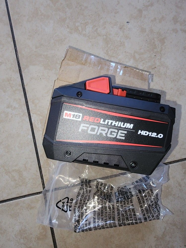 MilwaukeeM18 18V Lithium Ion REDLITHIUM FORGE HD 12.0 Ah Battery Pack