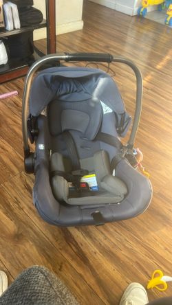 Nuna Car Seat With Base 