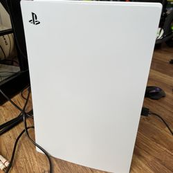 PlayStation 5 Digital Edition - Like New / Pristine Condition