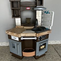 Little Tikes Play Kitchen 