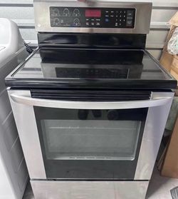 LG stainless steel stove and oven like new  / delivery