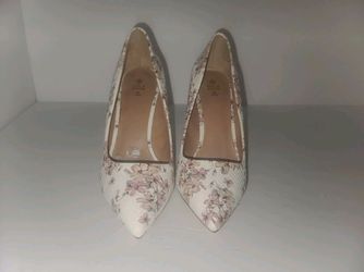 Call It Spring Womens 8.5 VEGAN Faux Pebbled Leather Floral Pointed Toe Heels