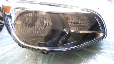 15--18 Kia Soul Rt sd Headlamp.Oem