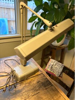 Vintage Dazor 2324 floating drafting architect desk lamp 1960s