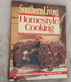 SOUTHERN LIVING HOMESTYLE COOKING 
Over 400 mouthwatering,  Made-With-Love Recipes