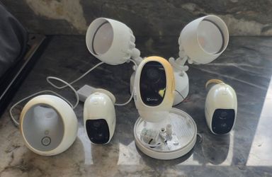 Smart security camera with 2 wireless cameras