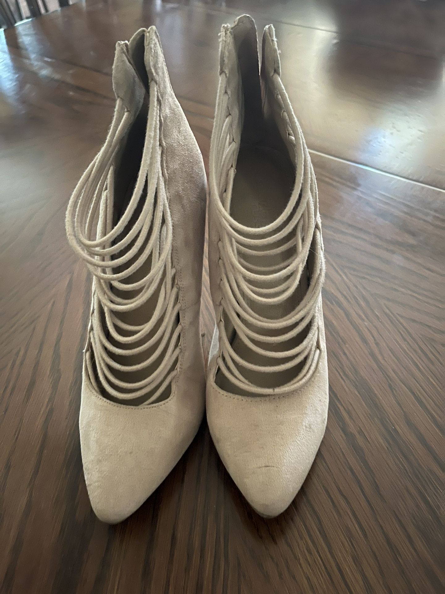 Womens Light Pink Heels Size 7