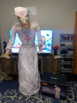 RETIRED ANIMATRONIC GREAT WORKING CONDITION OVER 5ft TALL OAK CREEK