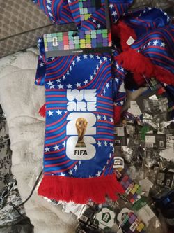 FIFA 2026 scarfs and team keychains
