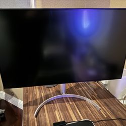 32” UHD UltraFine Monitor with HDR10 and AMD FreeSync