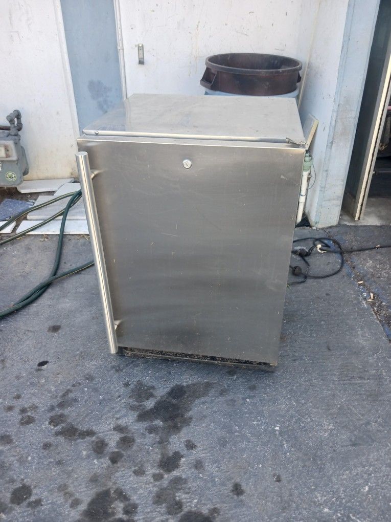 Stainless Steel Small Outdoor Refrigerator