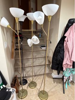 4 Floor lamps + 2 More Free - Excellent condition