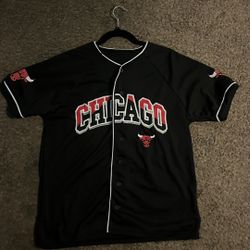Chicago Bull Jersey - Excellent Condition (Men’s Medium)