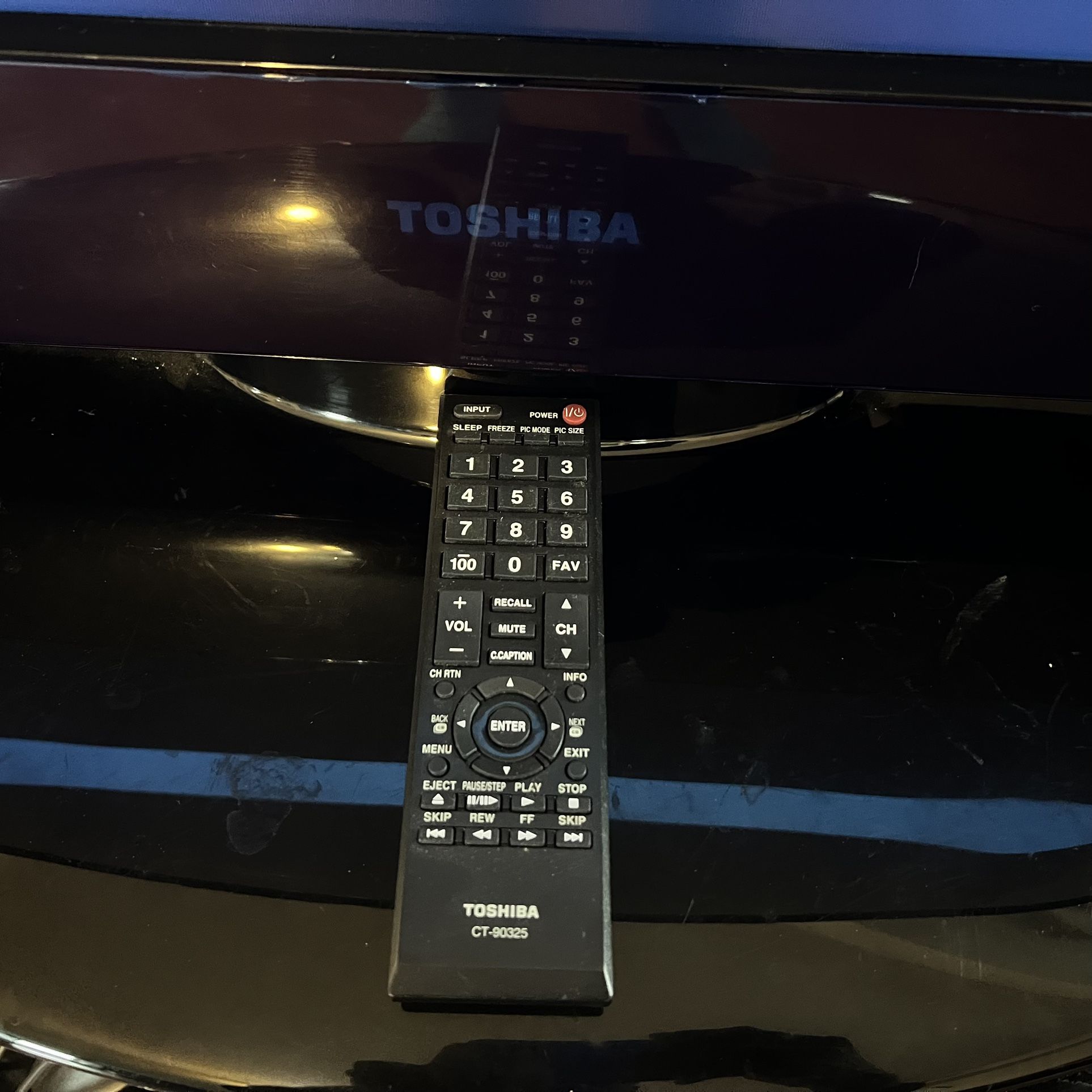  Toshiba Tv with Stand & Remote