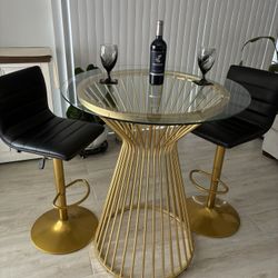 Beautiful Bar Table with Adjustable Swivel Stools