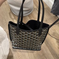 Goyard bag