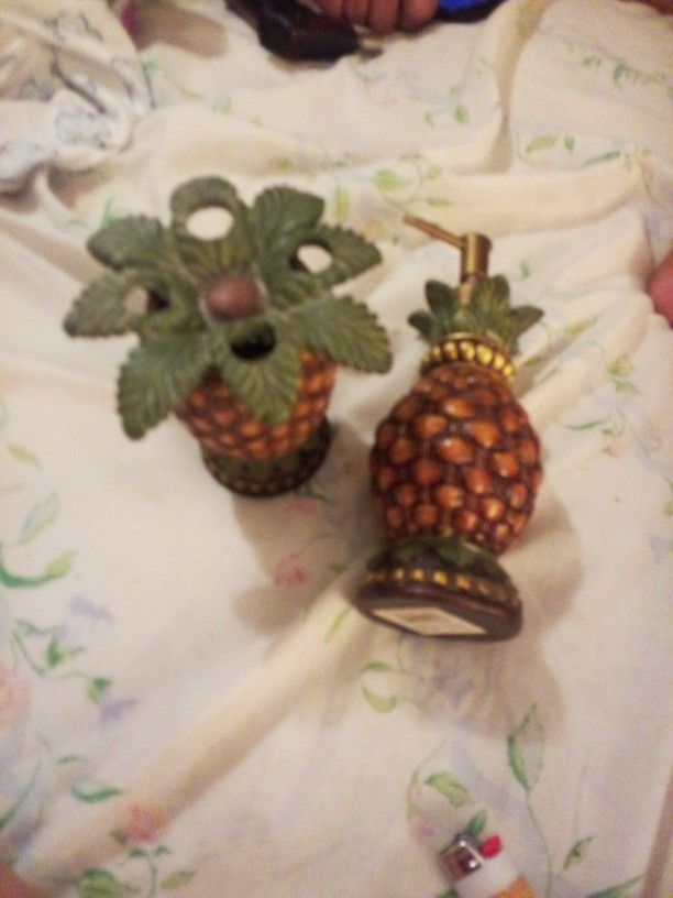 Pineapple Soap Pump N Toothbrush Holder