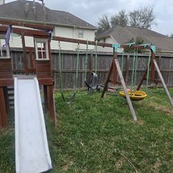 Free Swing Set.  Columpios Gratis