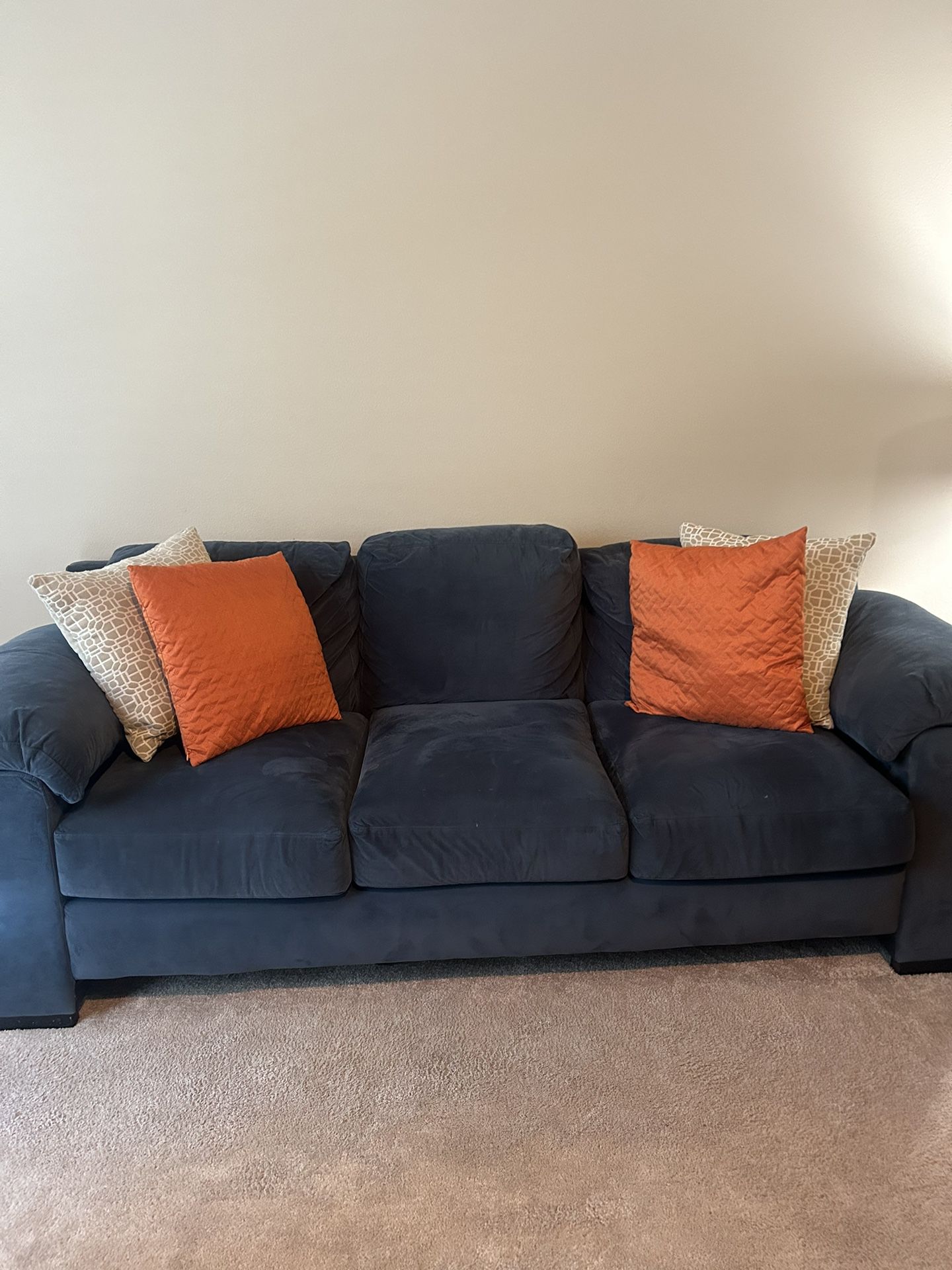 3 Seat couch  blue (accent Pillows Included) 