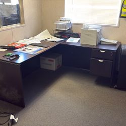 Large Corner Desk With Drawers And Keys