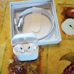 Apple Airpods 2nd Generation NEW