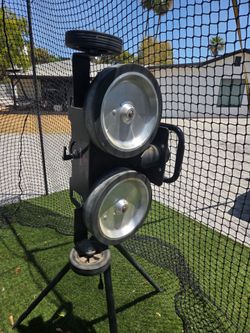 Pitching machine